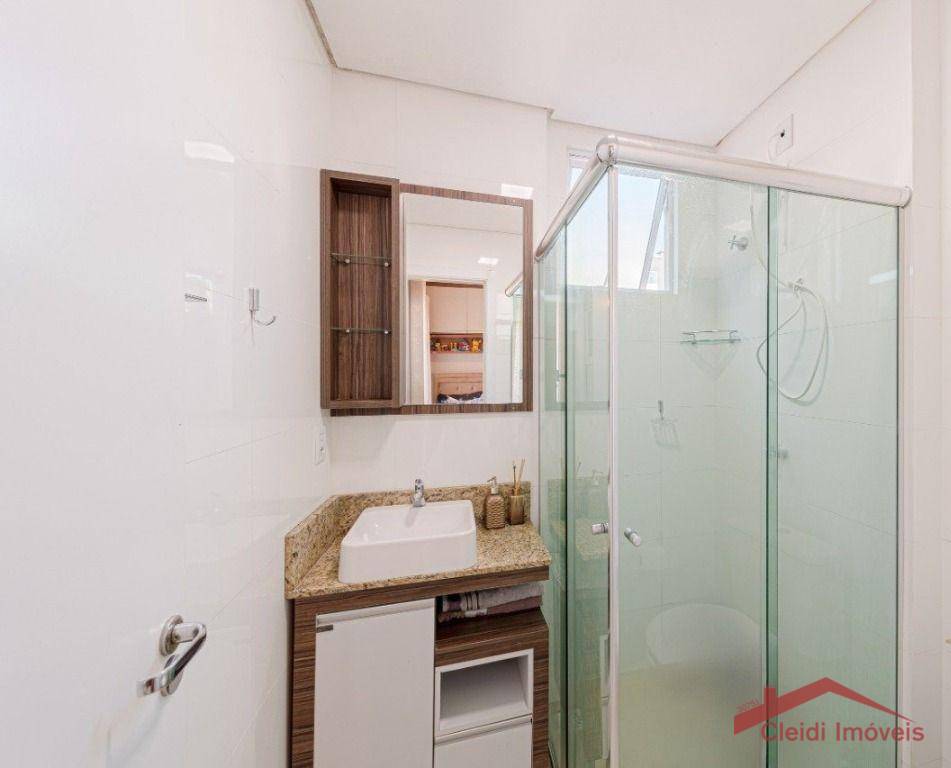 Apartamento à venda com 2 quartos, 61m² - Foto 4