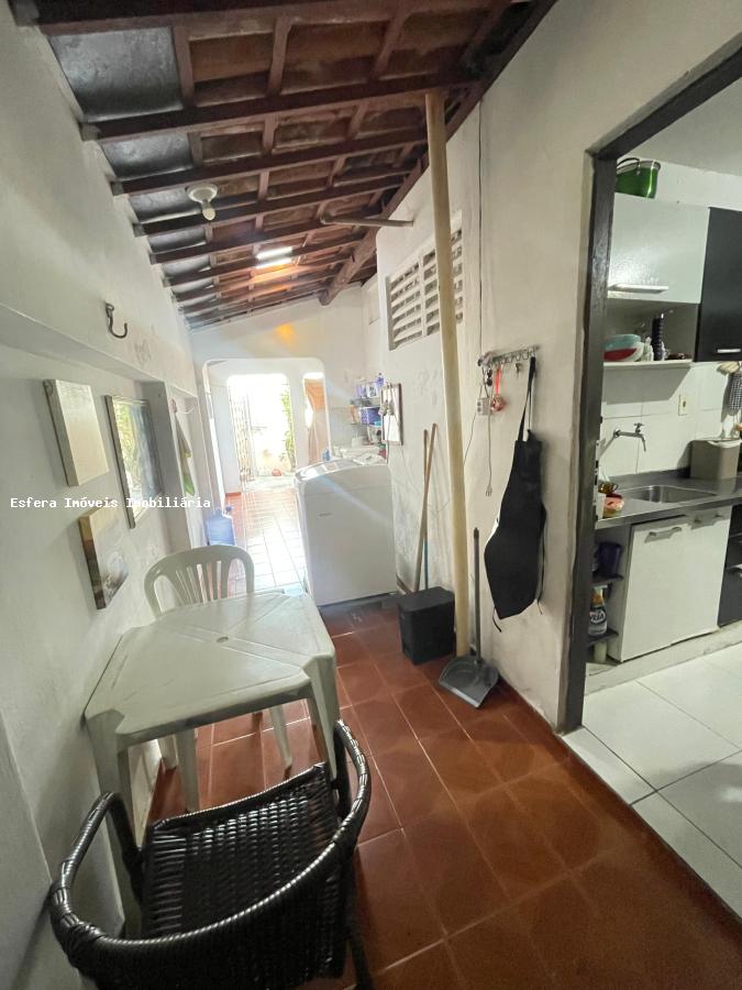 Casa à venda com 3 quartos, 216m² - Foto 11