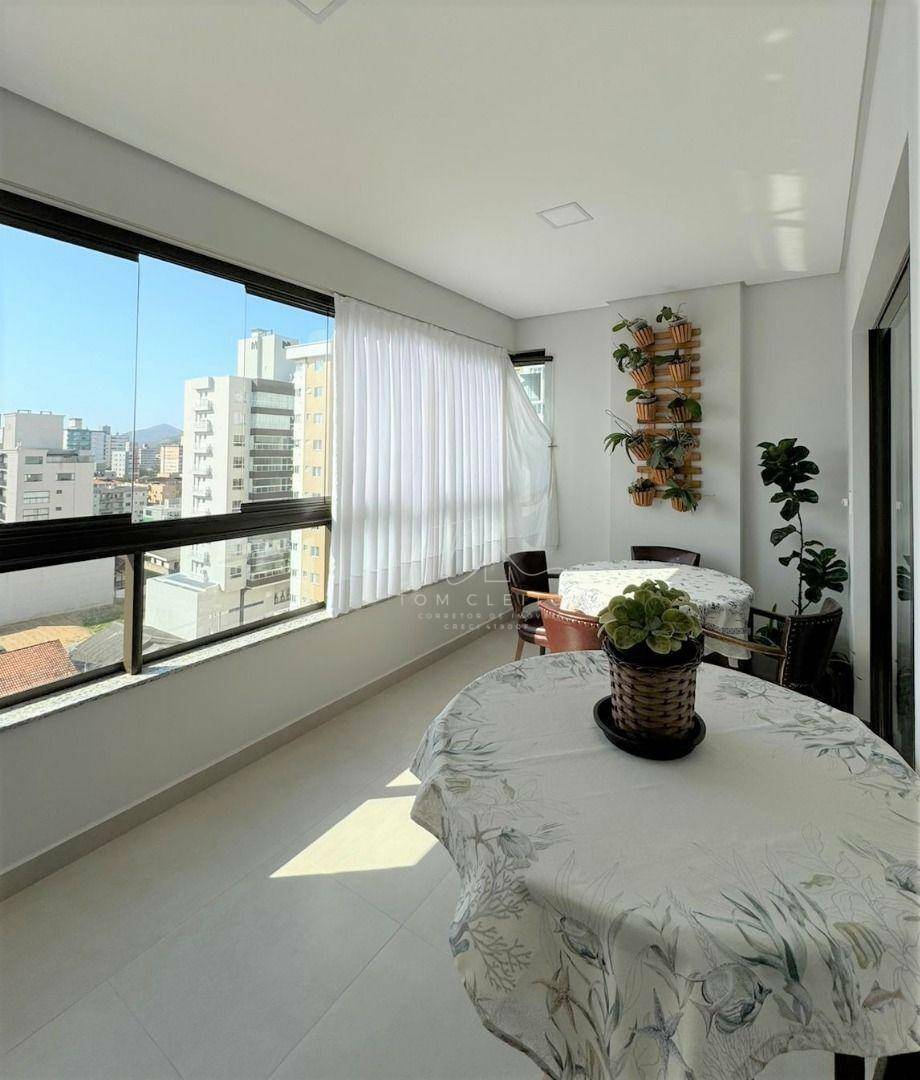 Apartamento à venda com 3 quartos, 111m² - Foto 6