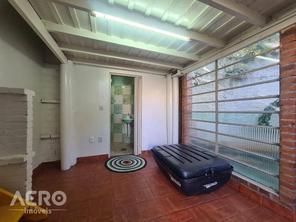 Casa à venda com 3 quartos, 97m² - Foto 8