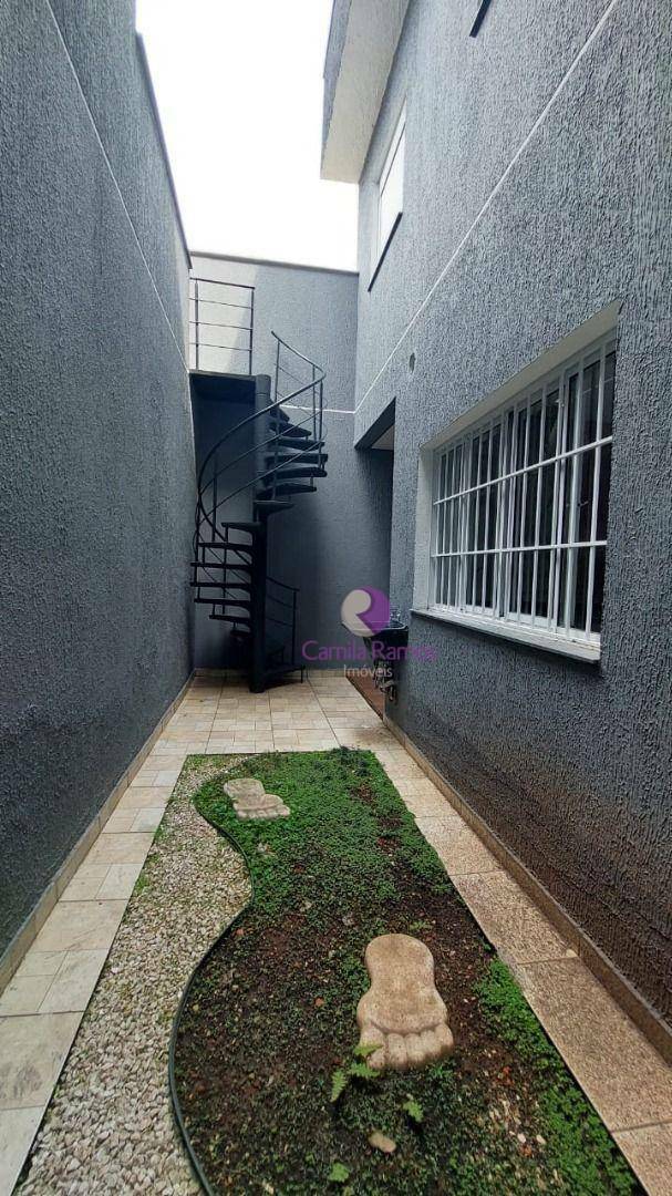 Sobrado à venda e aluguel com 3 quartos, 200m² - Foto 33