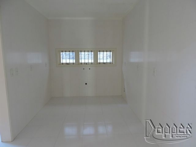 Casa à venda com 3 quartos, 220m² - Foto 5