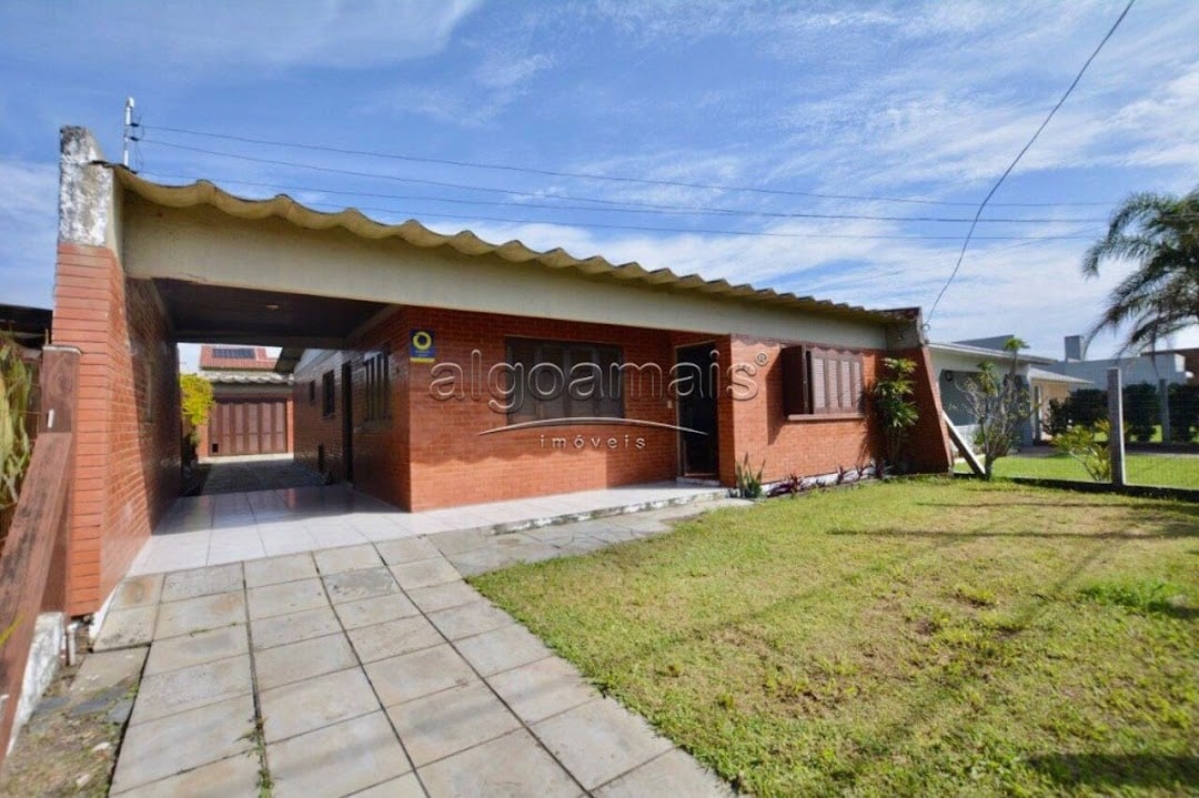 Casa à venda com 3 quartos, 210m² - Foto 1