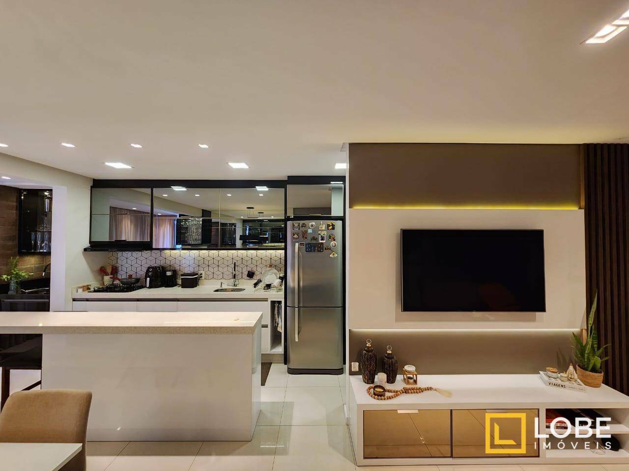 Apartamento à venda com 2 quartos, 71m² - Foto 4