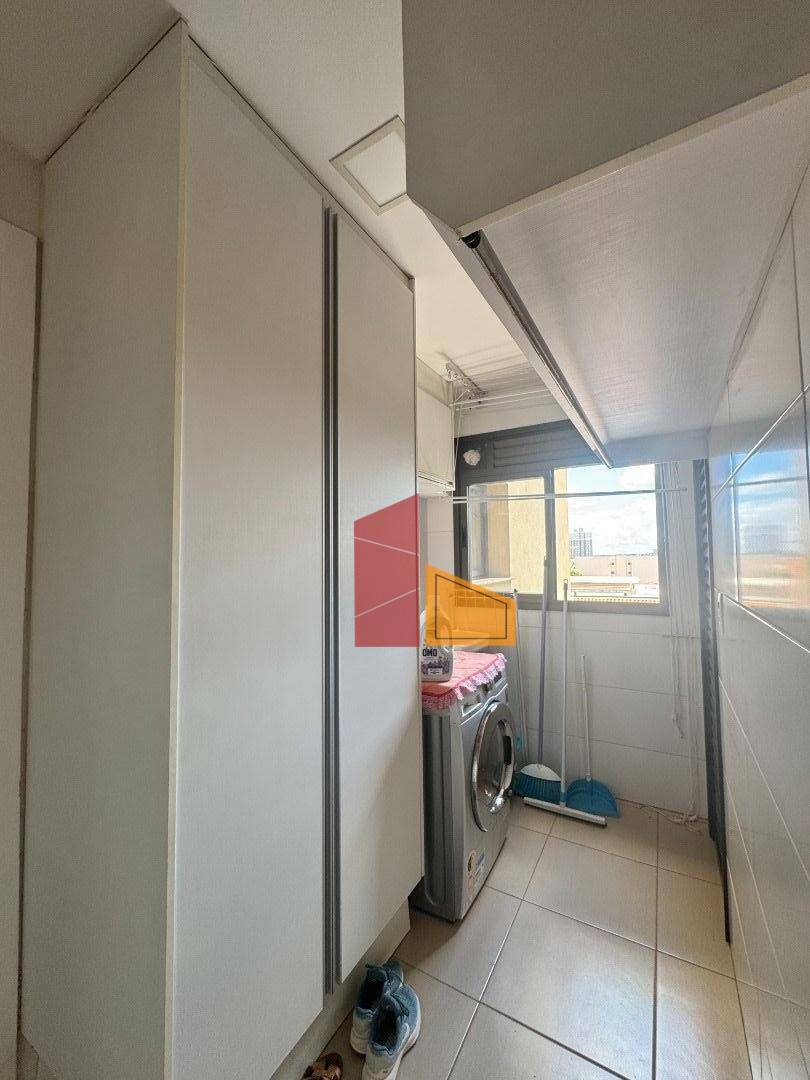 Apartamento à venda com 3 quartos, 135m² - Foto 17