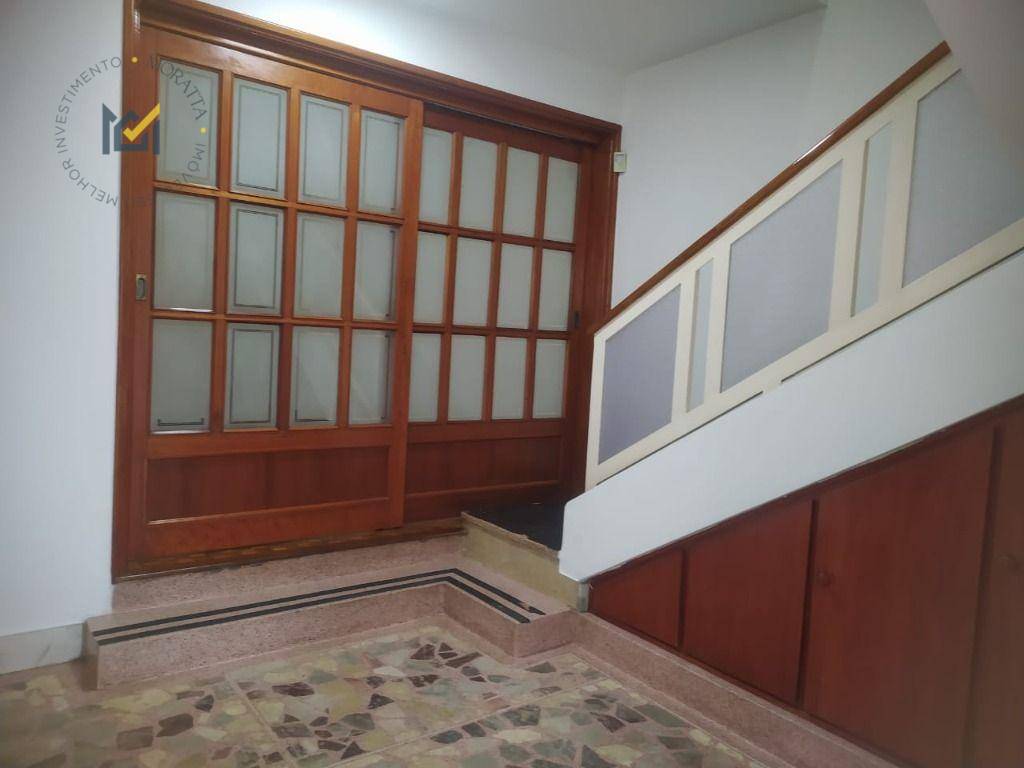 Casa para alugar com 5 quartos, 333m² - Foto 2