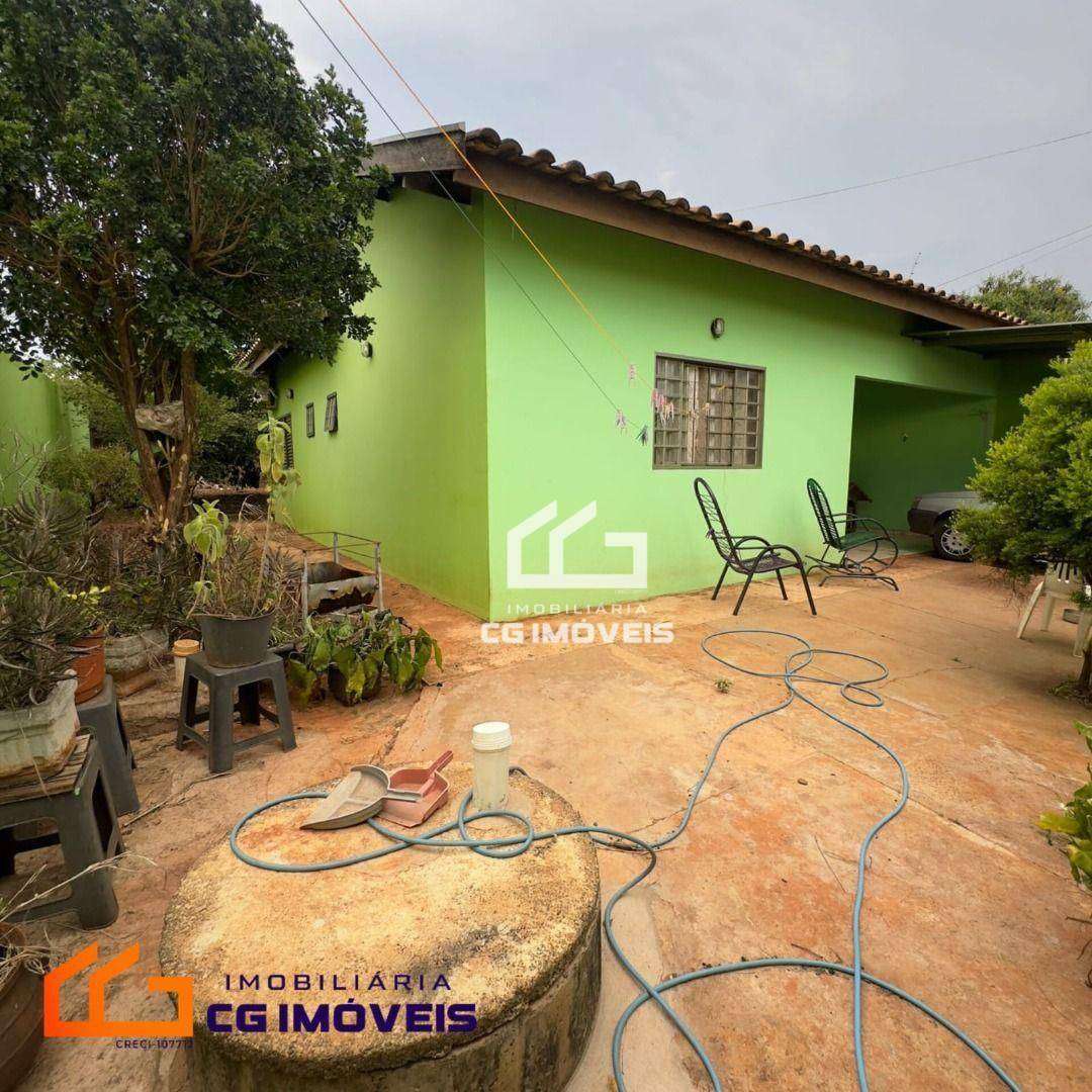 Casa à venda com 2 quartos, 90m² - Foto 2