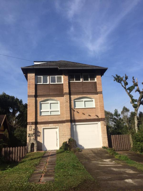 Casa à venda com 4 quartos, 315m² - Foto 1