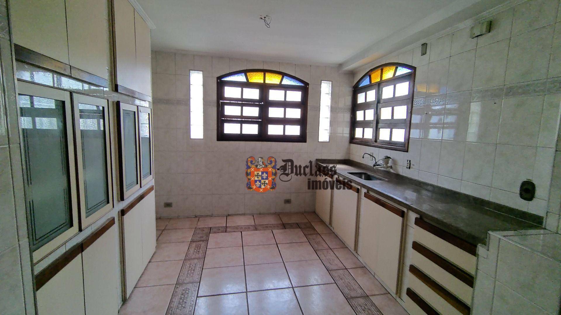 Sobrado à venda com 4 quartos, 275m² - Foto 2