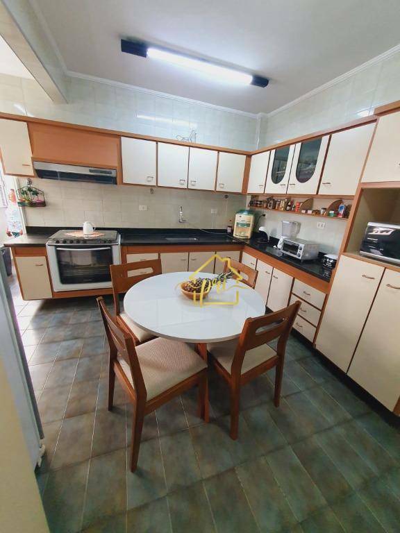 Apartamento à venda com 3 quartos, 200m² - Foto 20