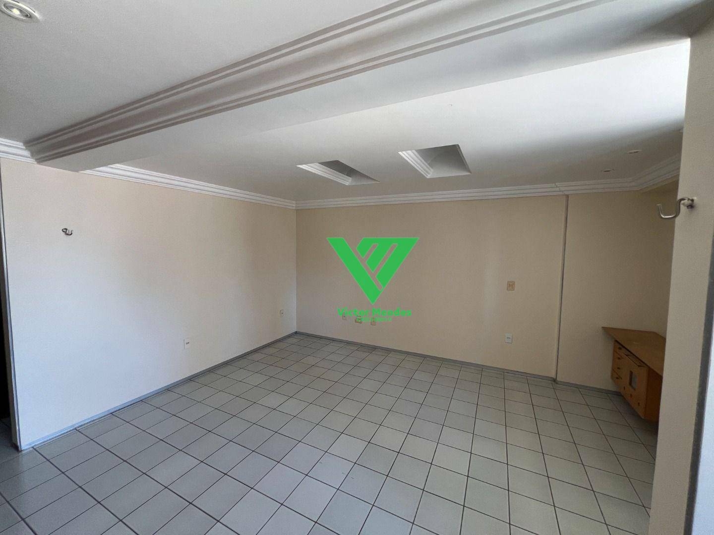 Apartamento à venda com 3 quartos, 145m² - Foto 4