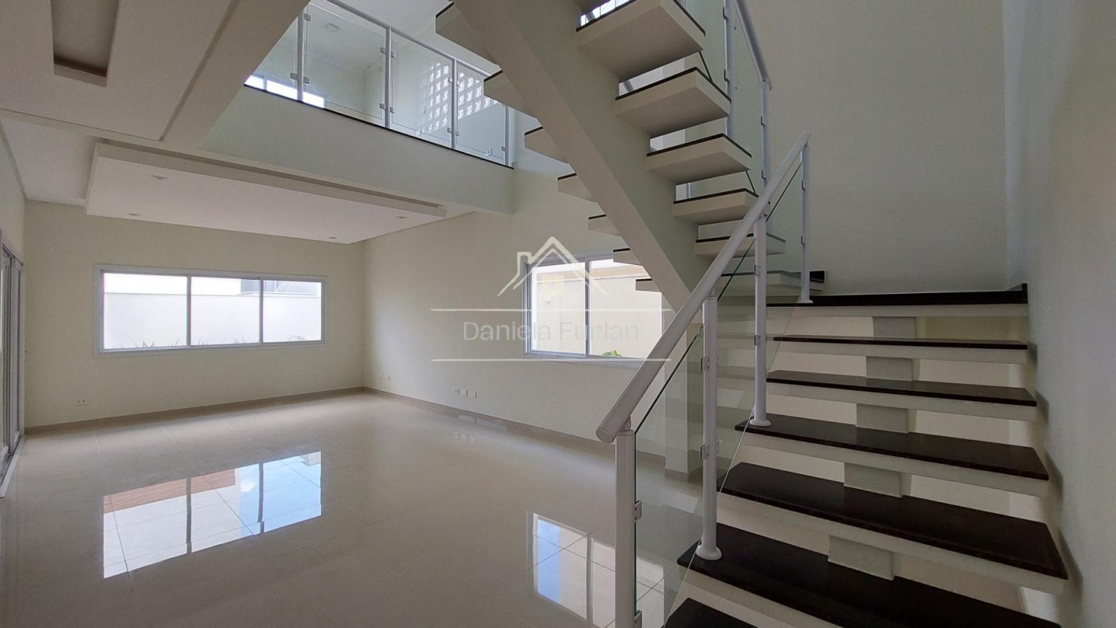 Casa de Condomínio à venda com 3 quartos, 250m² - Foto 1