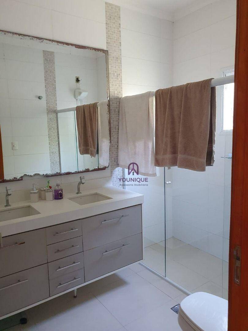 Casa de Condomínio à venda e aluguel com 3 quartos, 250m² - Foto 31