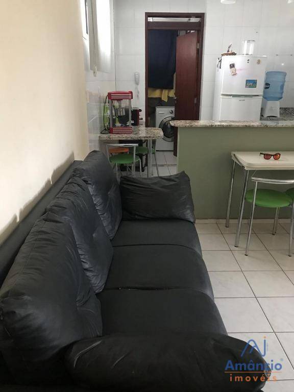 Apartamento à venda com 2 quartos, 64m² - Foto 8