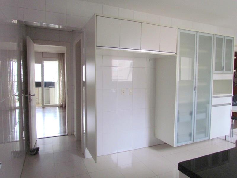 Apartamento para alugar com 4 quartos, 226m² - Foto 9