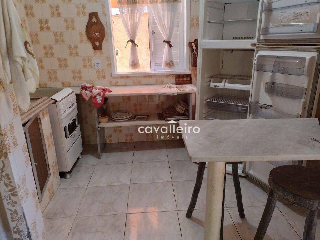 Casa à venda com 6 quartos, 196m² - Foto 35