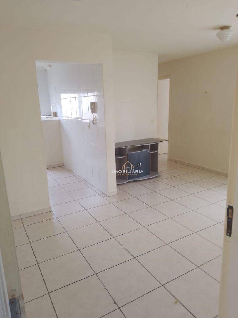 Apartamento à venda com 2 quartos, 47m² - Foto 2