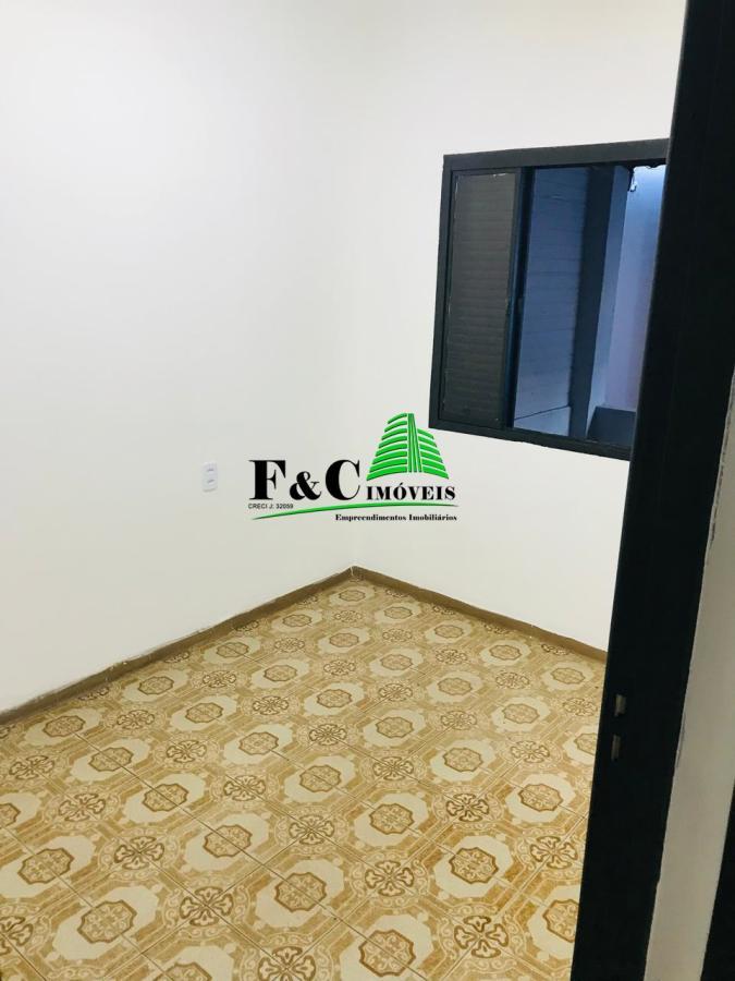 Casa à venda com 3 quartos, 200m² - Foto 14