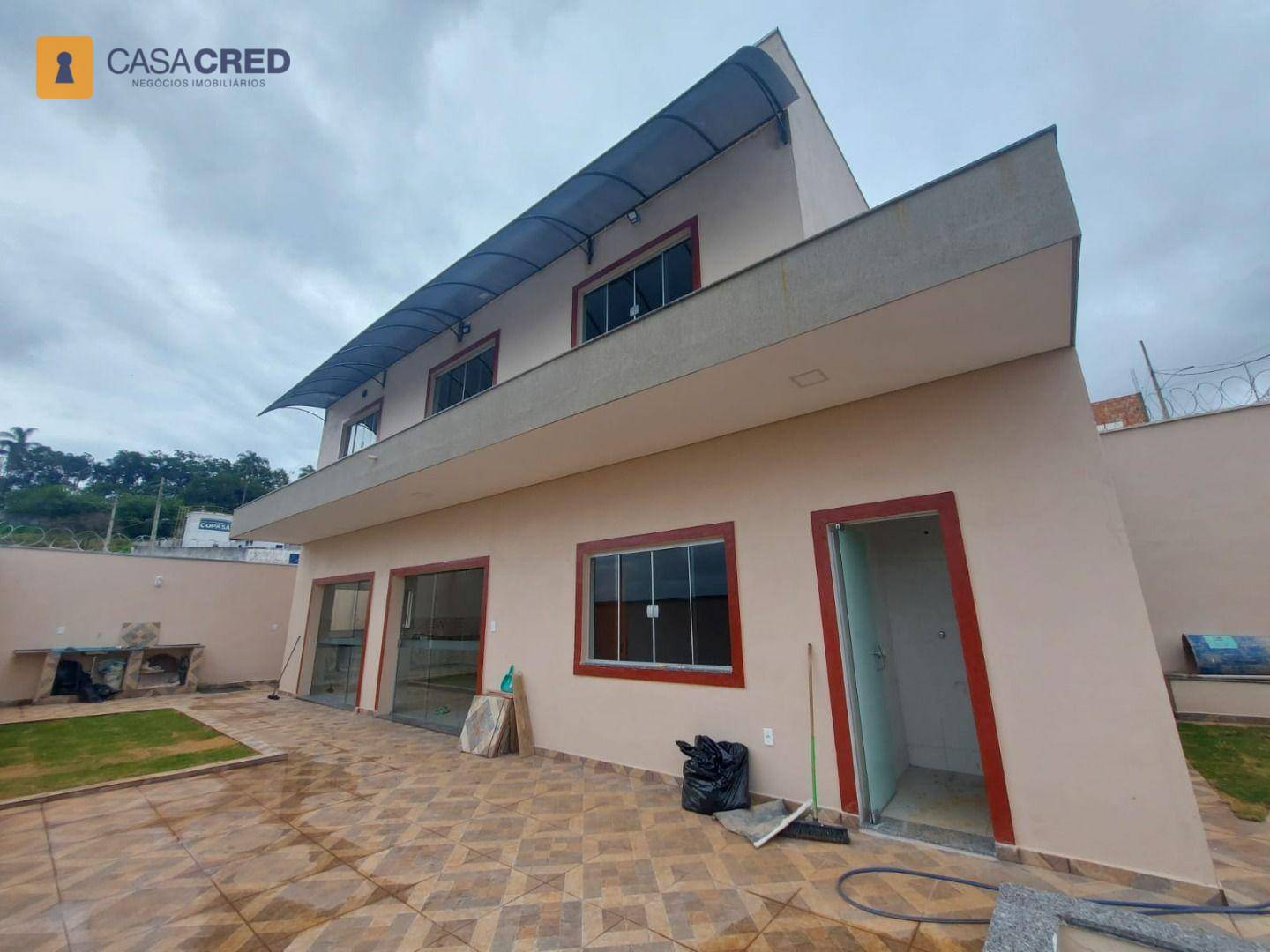 Casa à venda com 4 quartos, 160m² - Foto 2