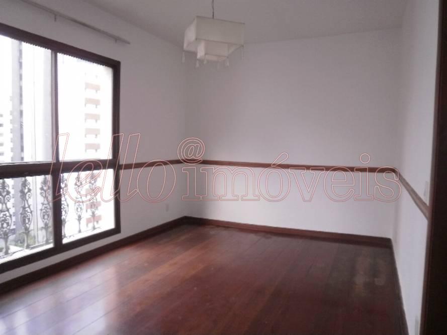 Apartamento para alugar com 4 quartos, 210m² - Foto 4