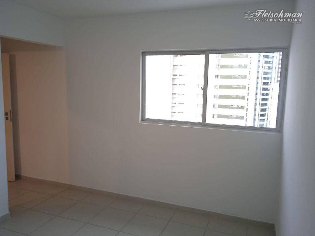 Apartamento para alugar com 3 quartos, 122m² - Foto 13