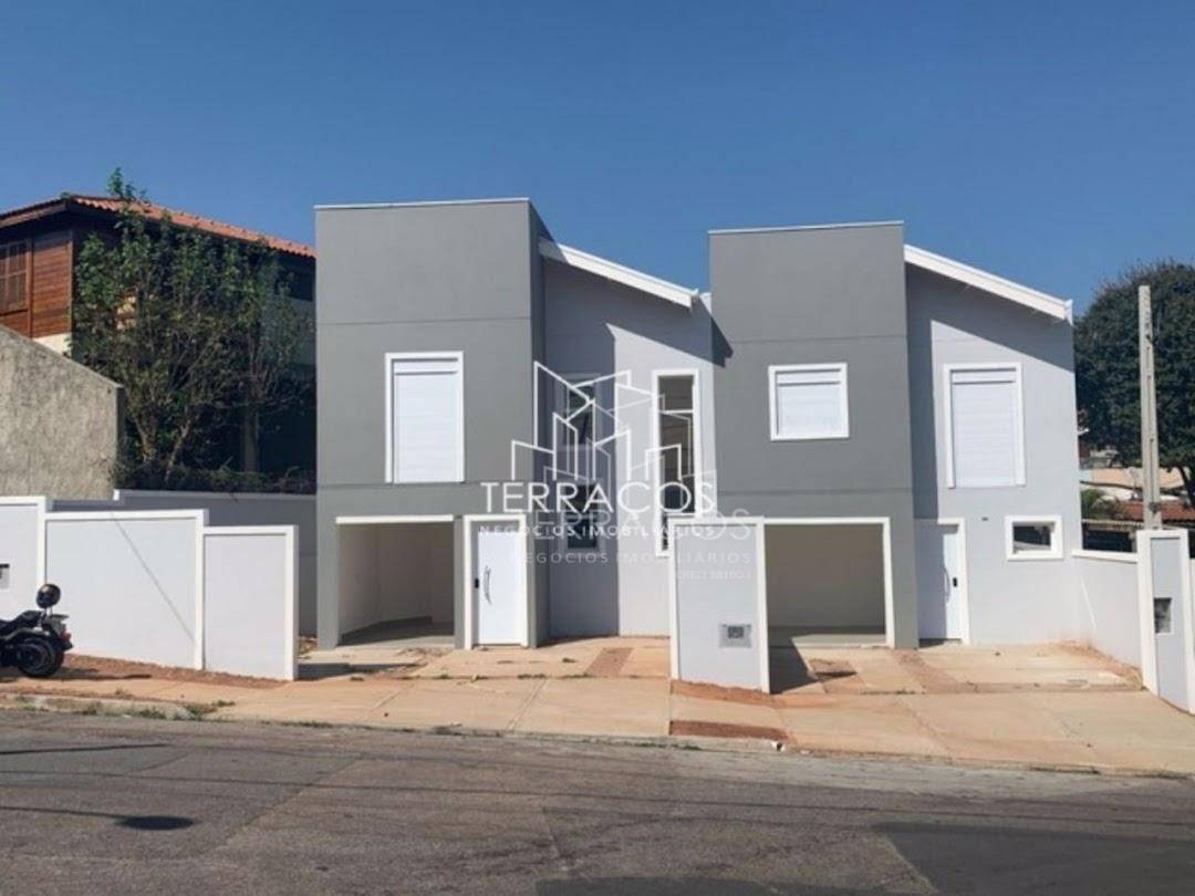 Casa à venda com 3 quartos, 110m² - Foto 1