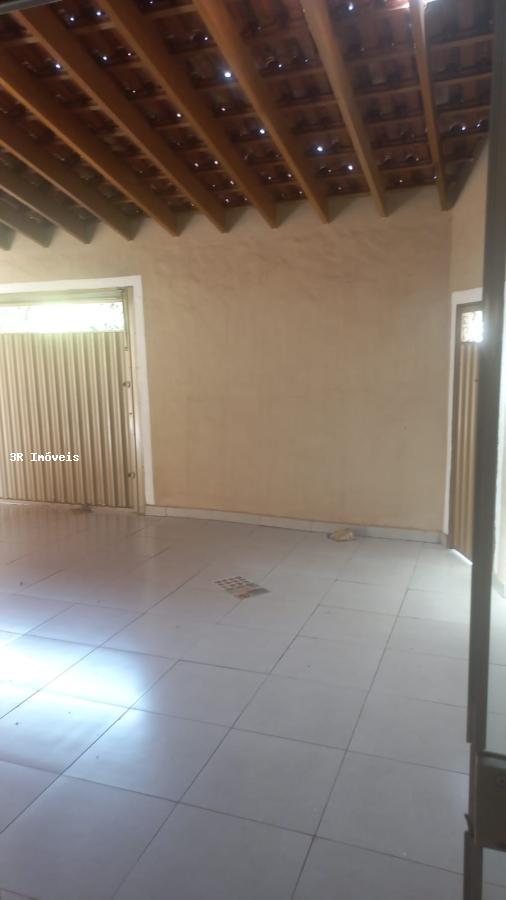 Casa à venda com 3 quartos, 200m² - Foto 3