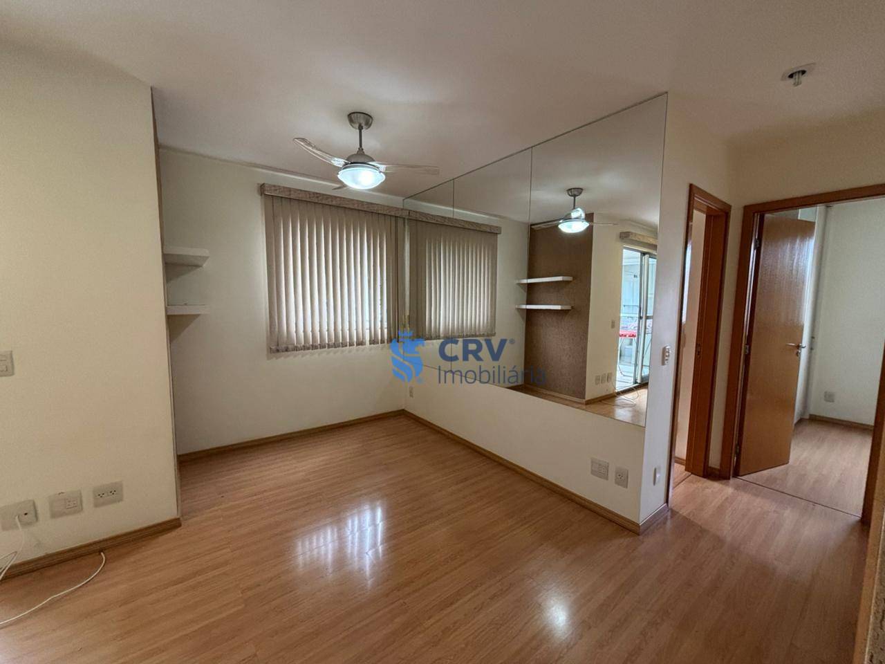 Apartamento à venda com 2 quartos, 70m² - Foto 2