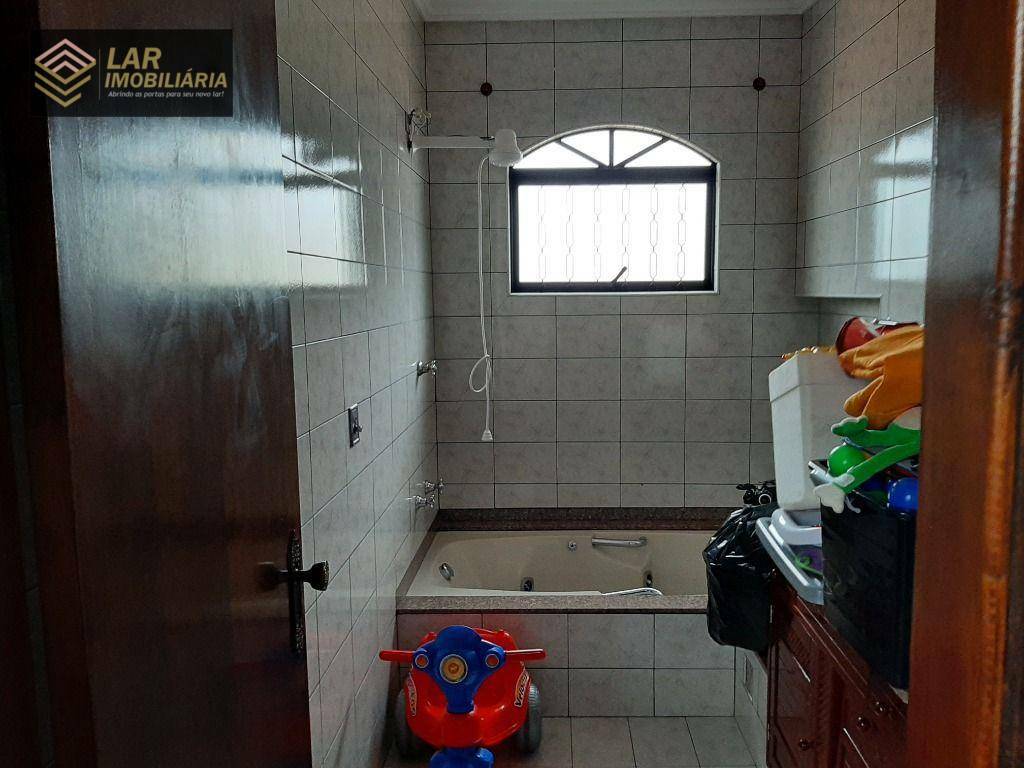 Casa à venda com 4 quartos, 236m² - Foto 9