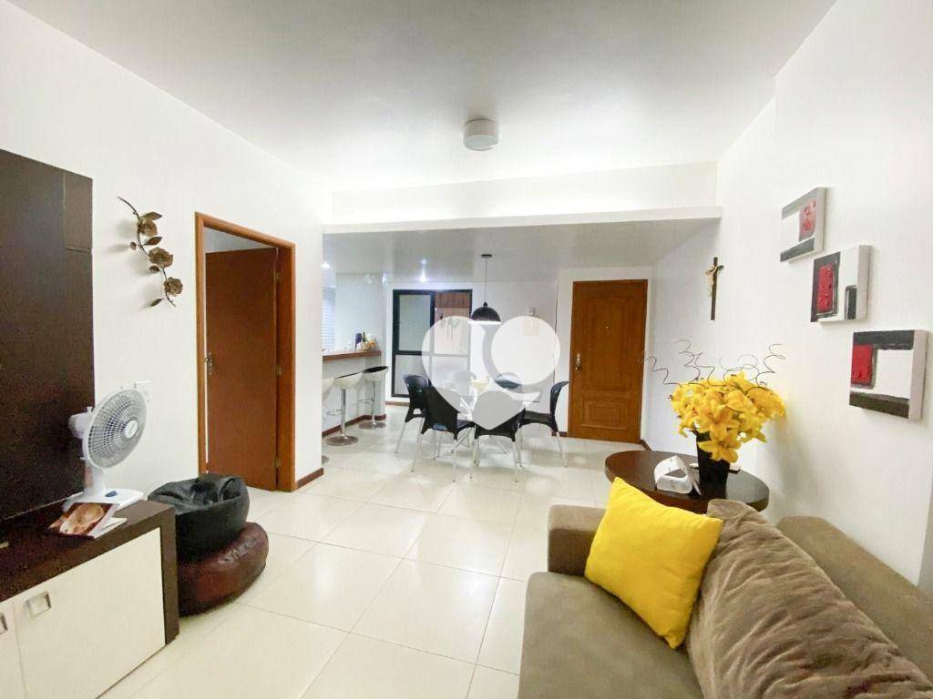 Apartamento à venda com 3 quartos, 107m² - Foto 4