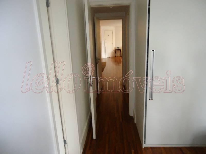 Apartamento para alugar com 3 quartos, 144m² - Foto 12