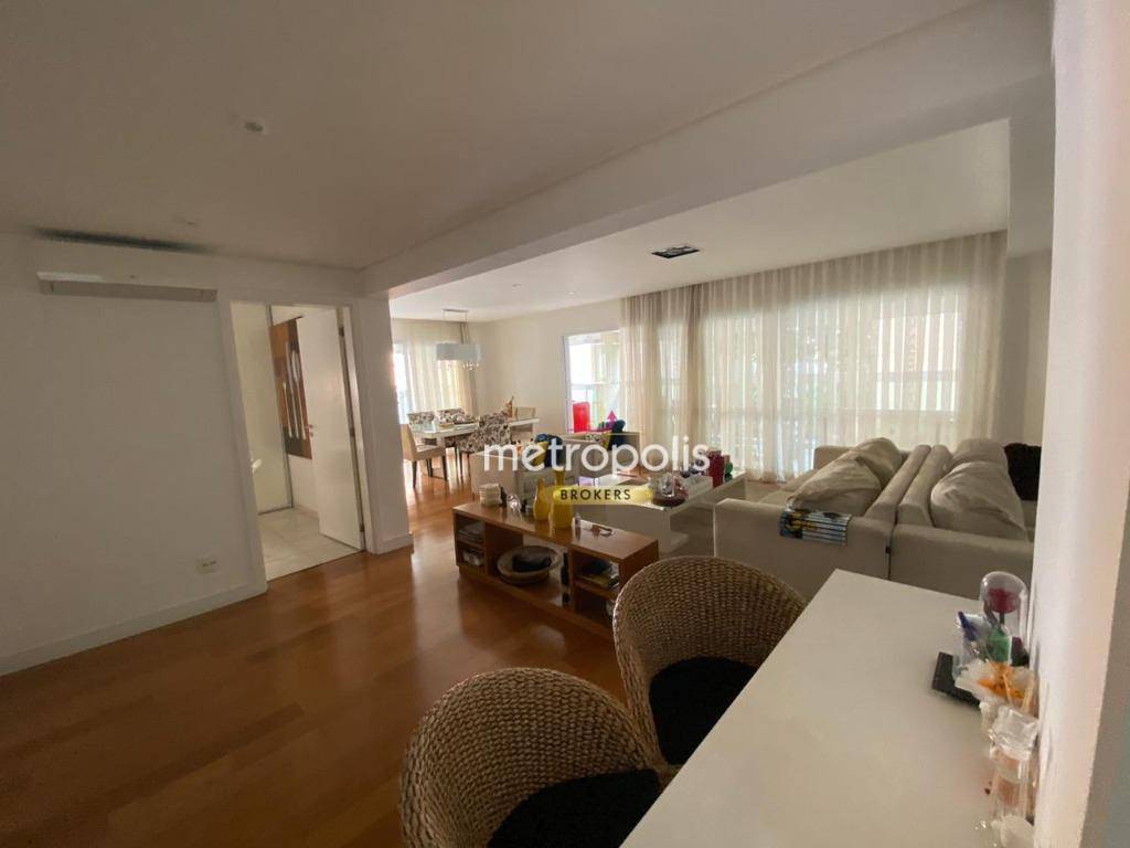 Apartamento à venda com 3 quartos, 240m² - Foto 1