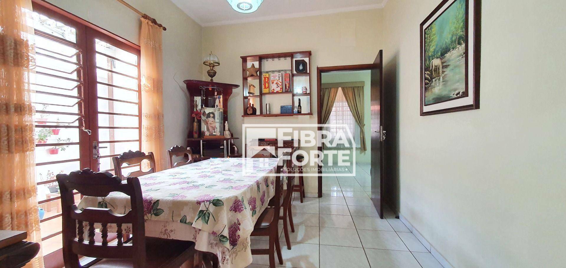 Casa à venda com 3 quartos, 244m² - Foto 5