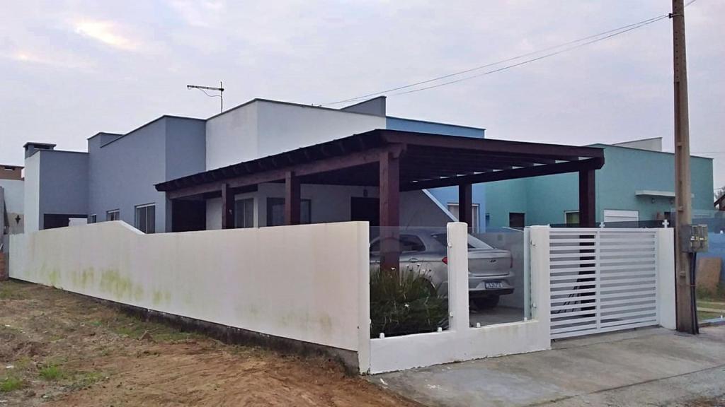 Casa à venda com 2 quartos, 66m² - Foto 3