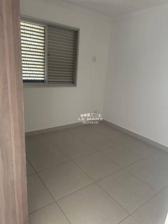 Apartamento à venda com 2 quartos, 77m² - Foto 12