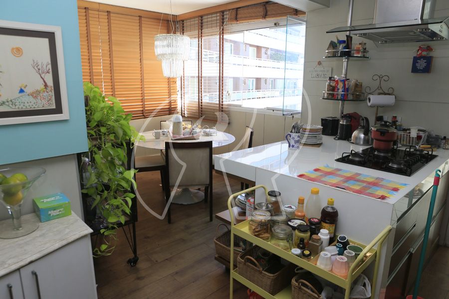 Apartamento à venda com 3 quartos, 218m² - Foto 16