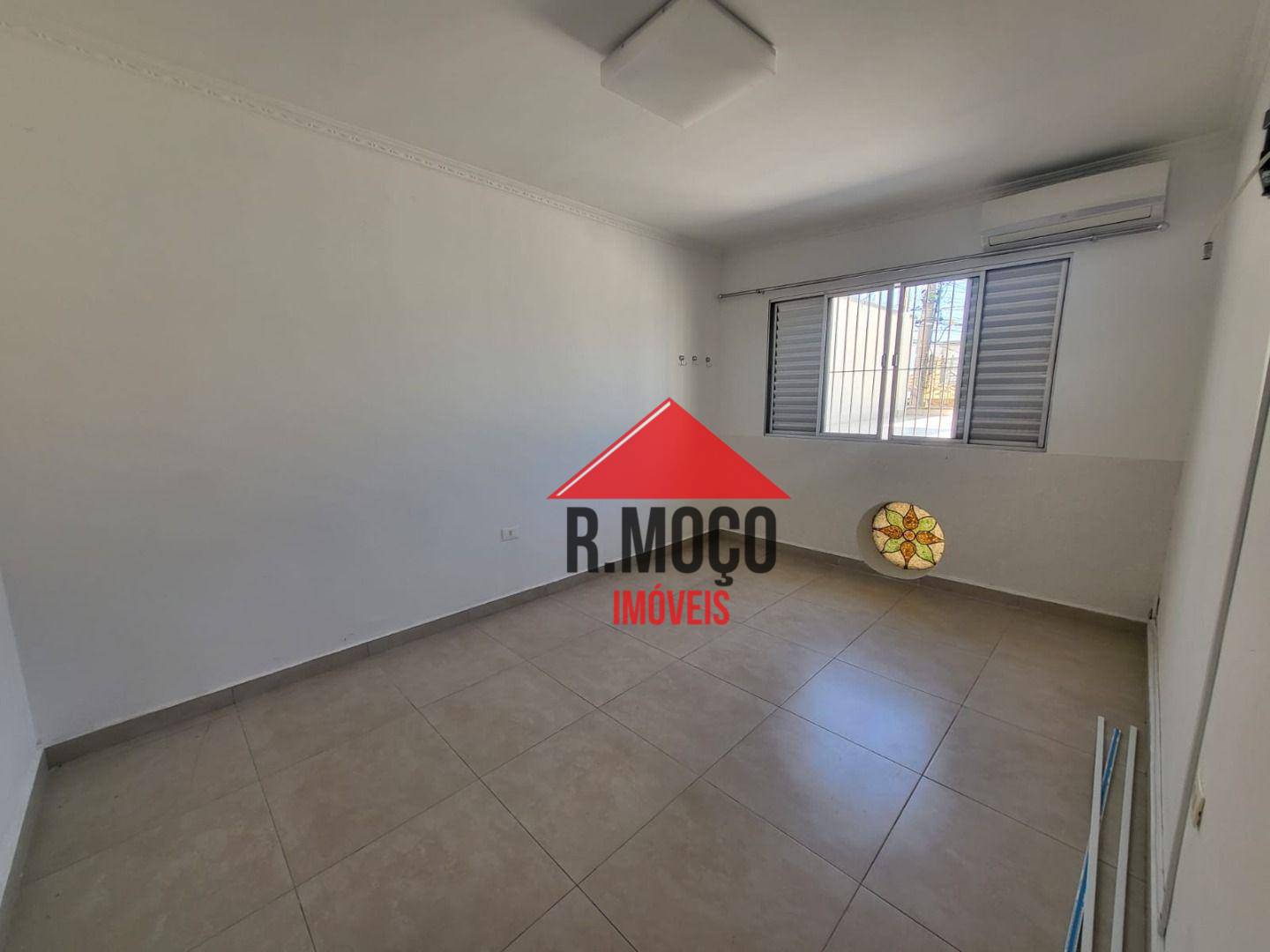 Casa para alugar com 3 quartos, 132m² - Foto 11