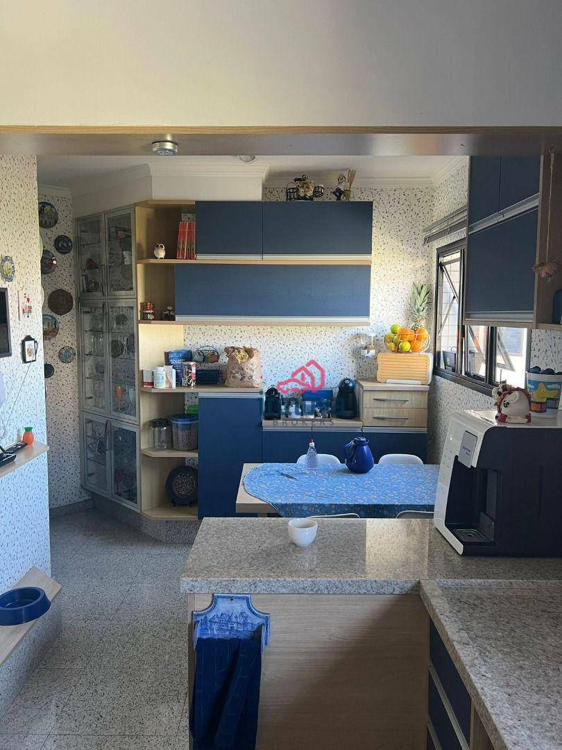 Apartamento à venda com 3 quartos, 190m² - Foto 3