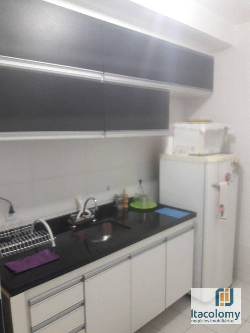 Apartamento à venda com 2 quartos, 79m² - Foto 4