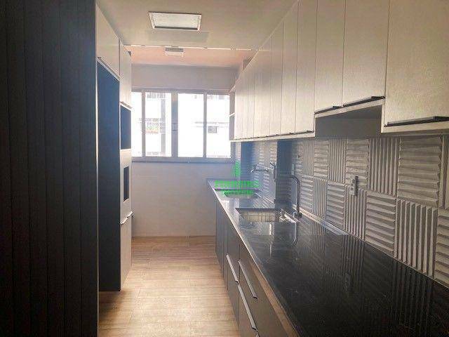 Apartamento à venda com 3 quartos, 210m² - Foto 8