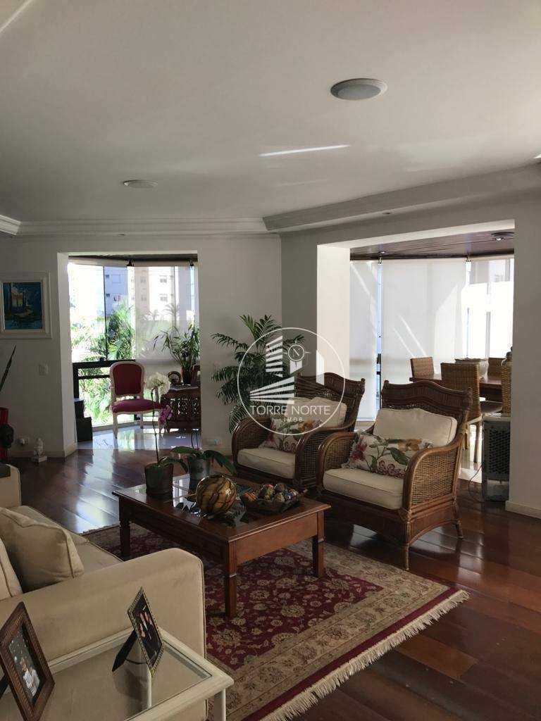 Apartamento à venda com 4 quartos, 198m² - Foto 1