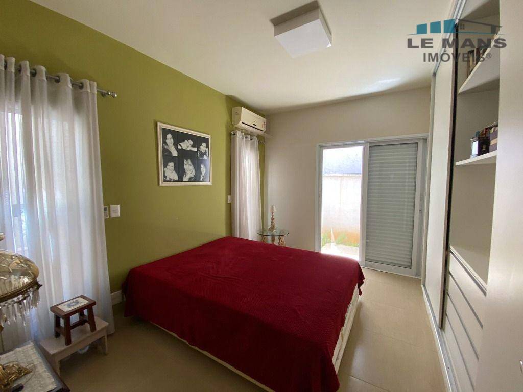 Casa à venda com 3 quartos, 300m² - Foto 14