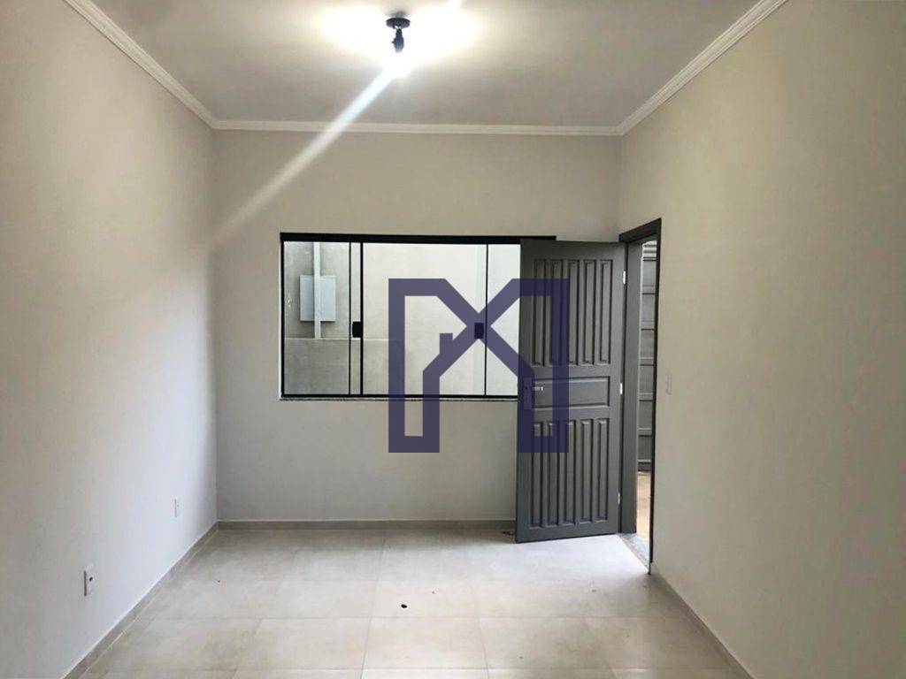 Casa à venda com 2 quartos, 60m² - Foto 1