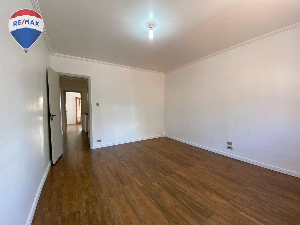 Casa para alugar com 5 quartos, 282m² - Foto 35