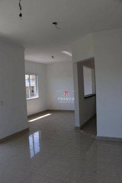 Casa de Condomínio à venda com 3 quartos, 185m² - Foto 2