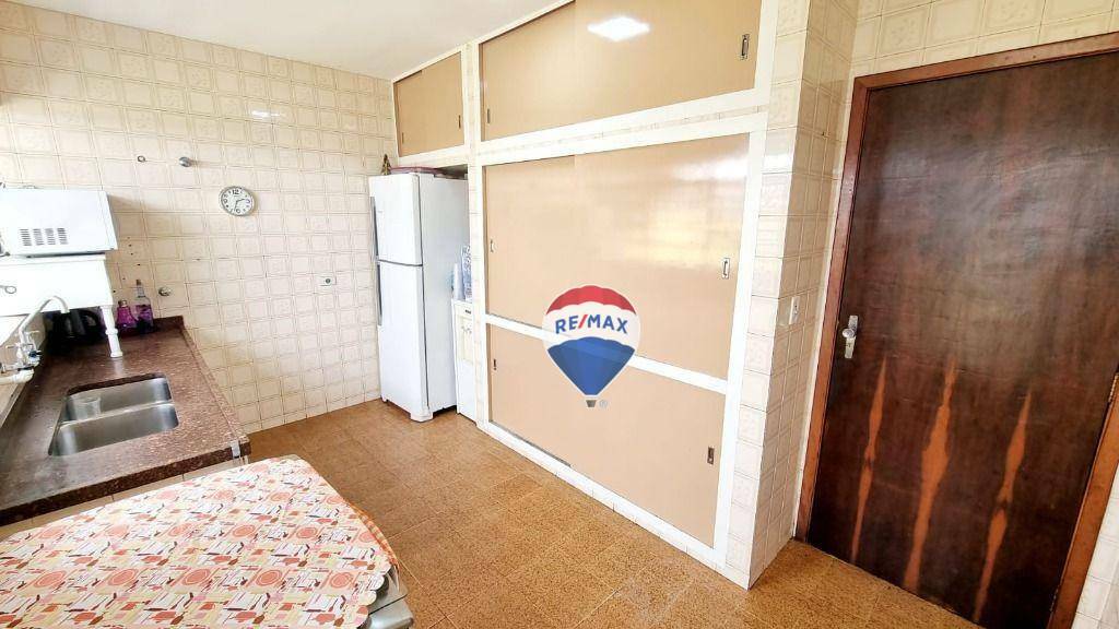 Casa à venda com 3 quartos, 256m² - Foto 16