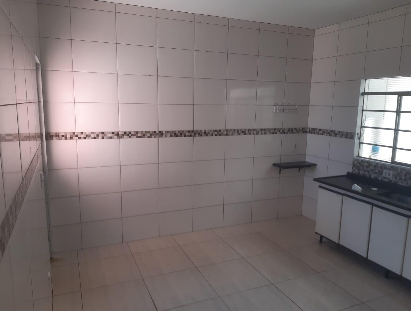 Casa à venda com 3 quartos, 250m² - Foto 2