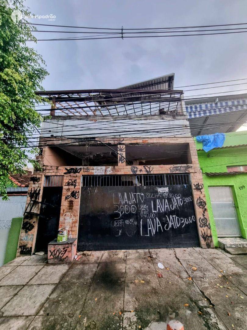 Casa à venda e aluguel com 3 quartos, 280m² - Foto 2
