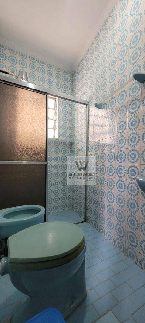 Casa para alugar com 3 quartos, 200m² - Foto 11
