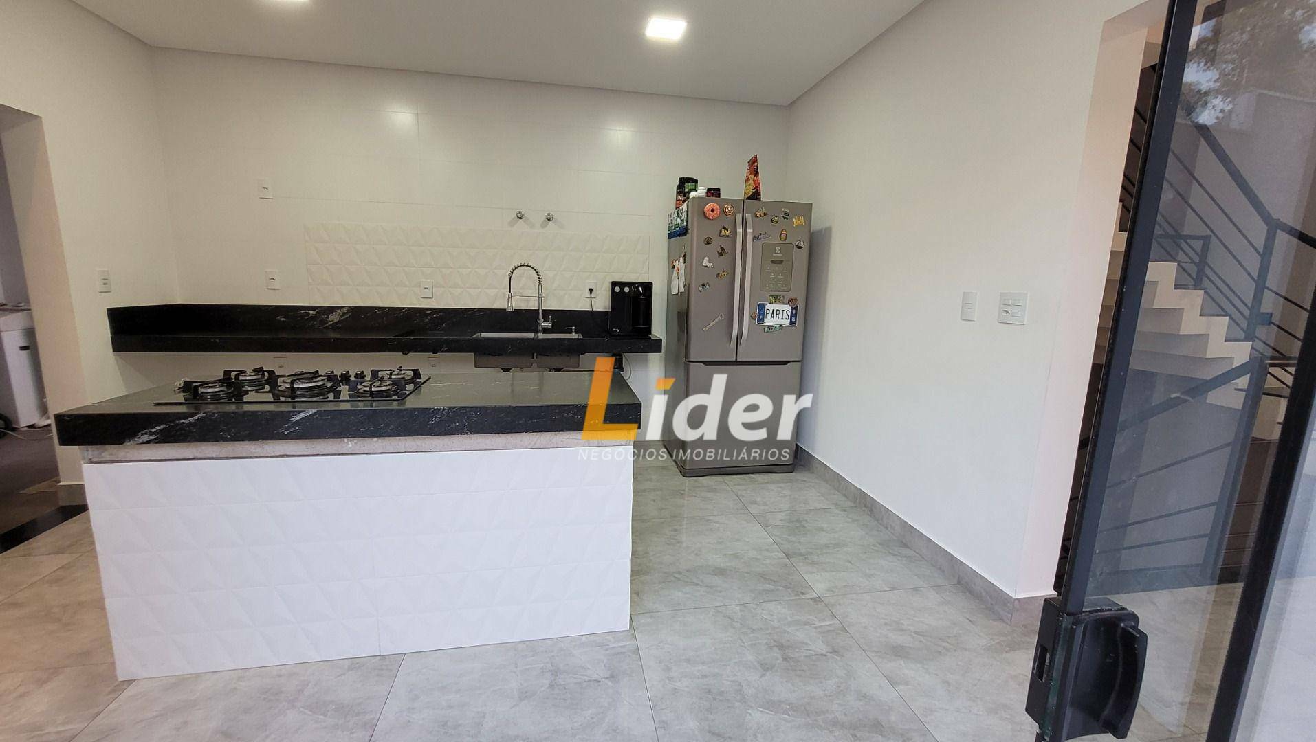 Casa de Condomínio à venda com 4 quartos, 300m² - Foto 14